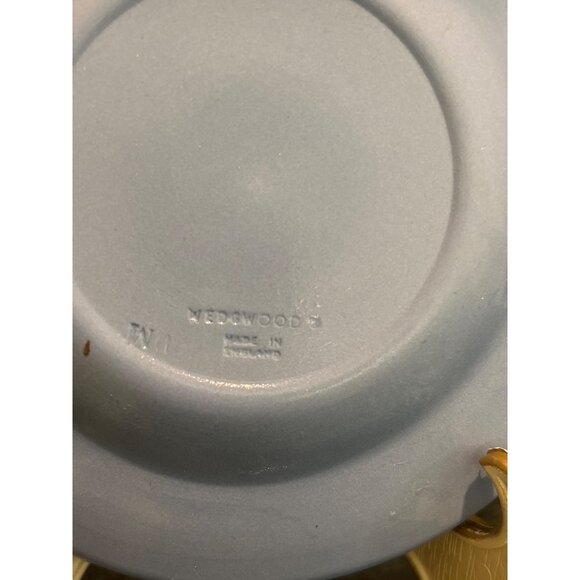 Wedgwood Collectors Society Commemorative Plate W/ Relief Profile - Picture 6 of 10